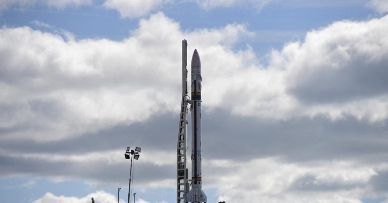 Un problema técnico impide el despegue del cohete español