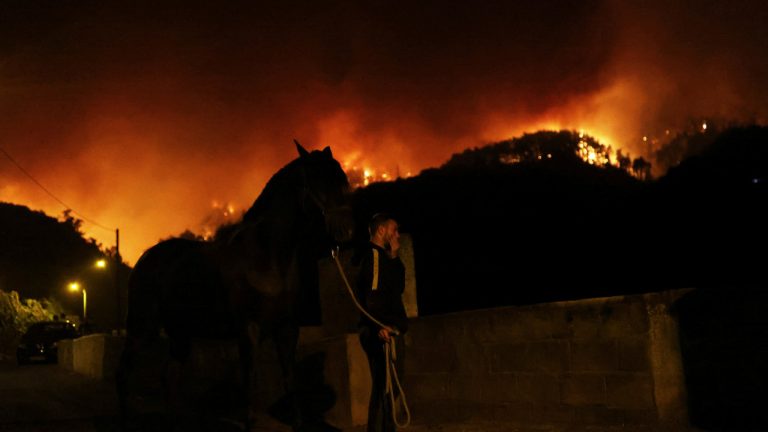 Incendio en Tenerife obligó a evacuar a más de 26.000 personas