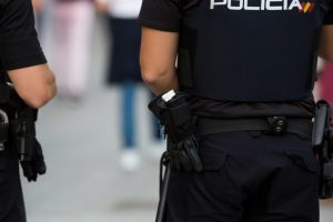 Niño de seis años encontrado muerto en España.  madre fue detenida