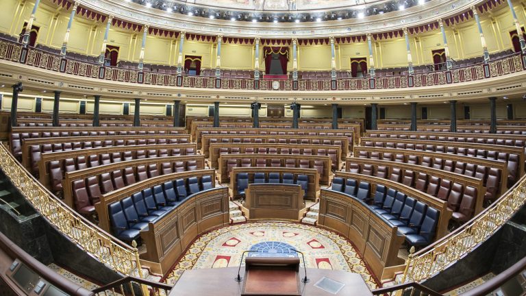 Amnistía para los catalanes en el parlamento español pero sin aplicación inmediata
