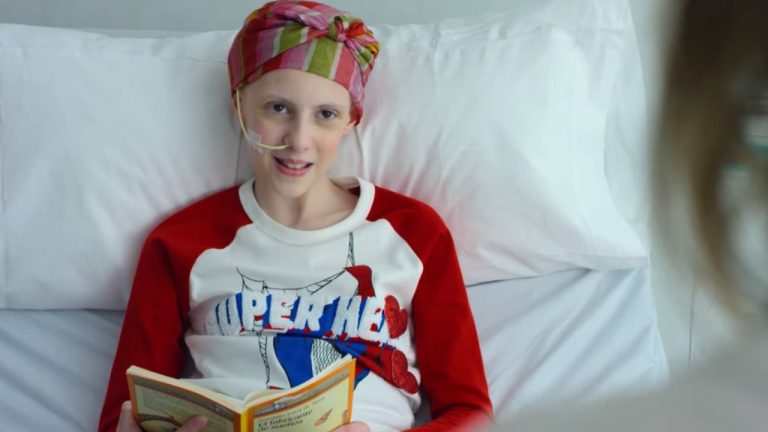 Muere un joven de 19 años que fue rostro de una campaña contra el cáncer infantil