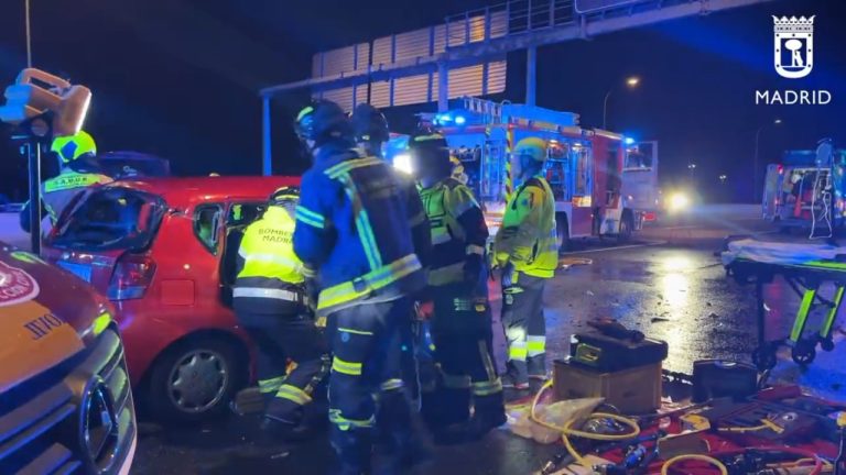 Una mujer entra en sentido contrario a la autopista española y provoca ocho heridos
