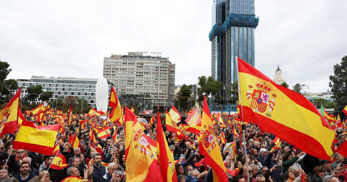España: la derecha nacionalista se manifiesta contra la amnistía de los separatistas catalanes