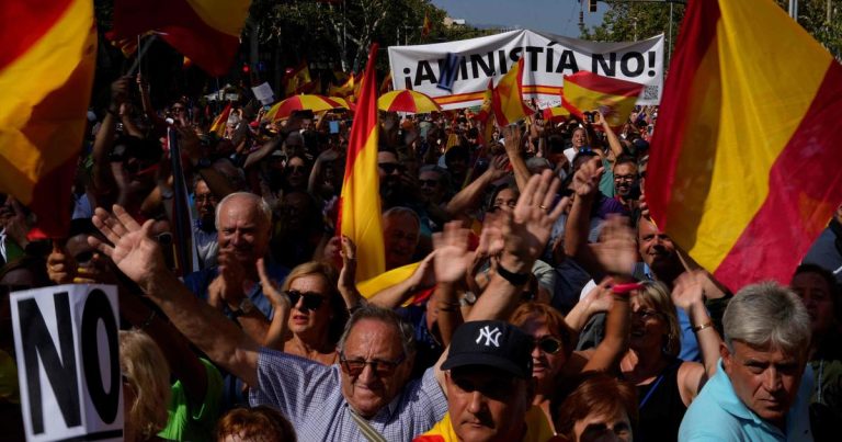 España: manifestación en Barcelona contra una posible amnistía para los separatistas catalanes