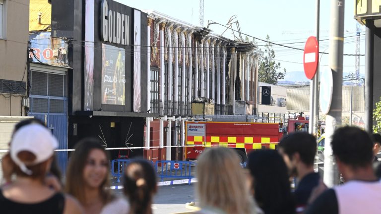 Hallan con vida a 4 de las 5 personas desaparecidas tras el incendio en Murcia