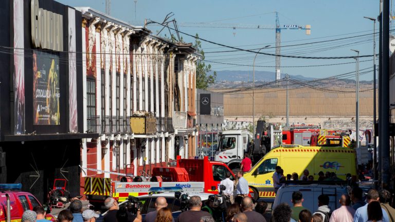Se eleva a 13 el número de muertos en el incendio de una discoteca de Murcia