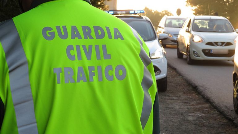 Dos personas mueren en una colisión entre dos coches en Sevilla