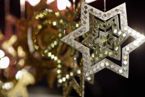 Roban estrella de Navidad de Swarovski y restaurante ofrece recompensa