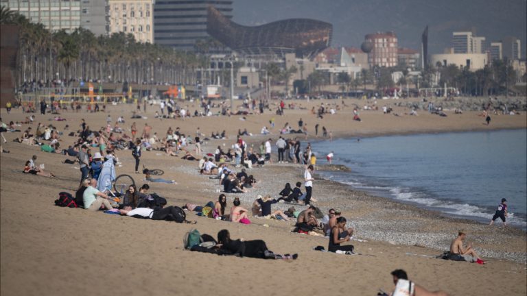 ¿Es verano en enero?  España registra 30ºC (y con derecho a tomar el sol)