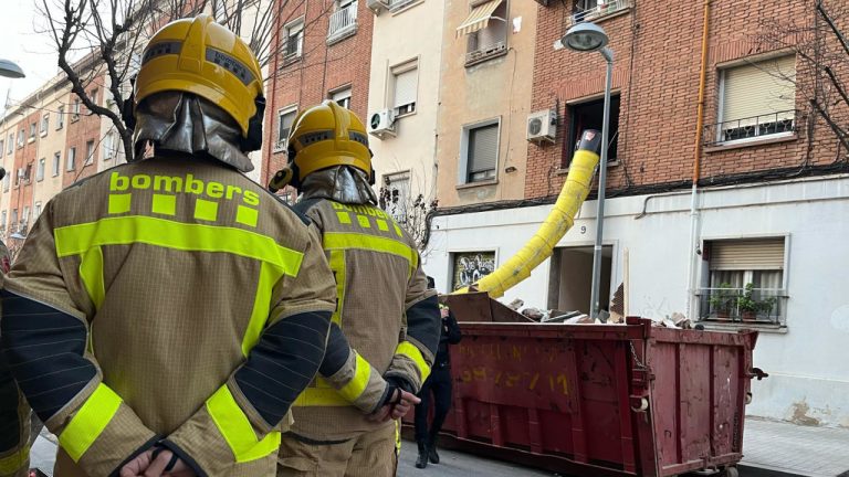 Hallados tres cadáveres entre los escombros del edificio que se derrumbó en Barcelona