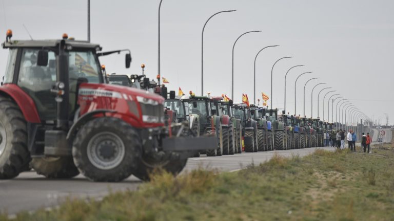 Los agricultores en España convocan otras 40 protestas antes de fin de mes