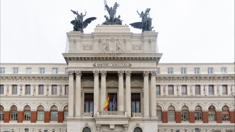 Miles de empleados bancarios salen a las calles de Madrid para exigir aumentos mayores