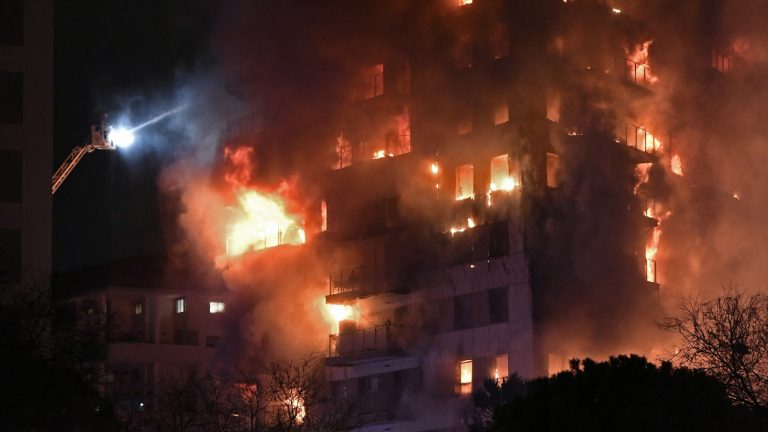 Todos los afectados por el incendio de Valencia ya han sido reubicados