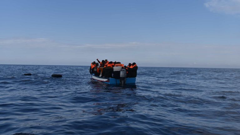 Grupo se benefició de contratos para trasladar a migrantes fallecidos en el mar