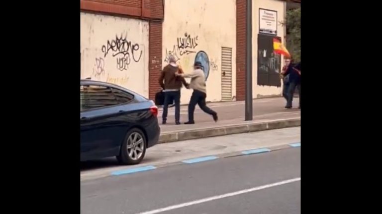 Exalcalde socialista de España agredido en la sede del partido