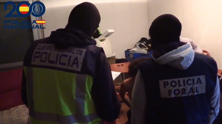La policía española detiene a 25 pandilleros en Navarra.  diez son mas pequeños