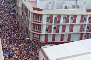 Los ciudadanos canarios salen a la calle contra el turismo de masas.  Aqui estan las imagenes