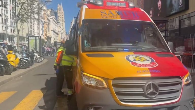 Mujer gravemente herida tras ser atropellada por un autobús en Madrid