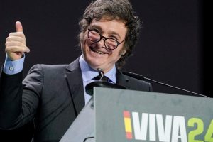 España anuncia la revocación de su embajador en Argentina y exige disculpas