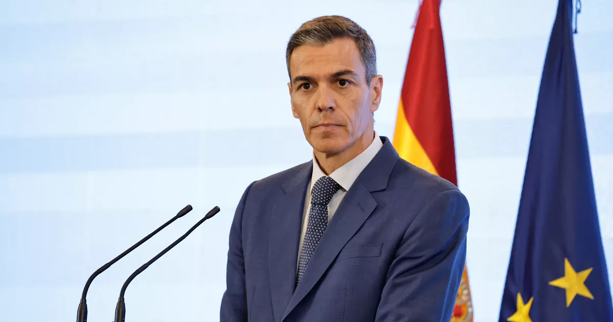 España lanza un plan de regularización de inmigrantes indocumentados que podría beneficiar a "casi medio millón de personas", anuncia Pedro Sánchez
