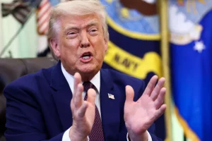 En Oriente Medio, un alto el fuego “es cuando seguimos disparando, pero de forma más moderada”, bromea Donald Trump