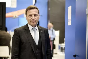 Hanno Pevkur, Ministro de Defensa de Estonia: “Todos los aliados deben cumplir sus compromisos de rearme”