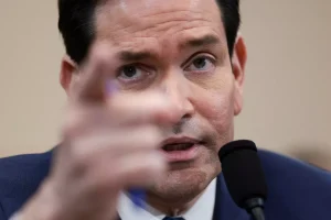 “No es un presidente que duerme”: Rubio asegura que Trump no tiene “trastornos cognitivos”