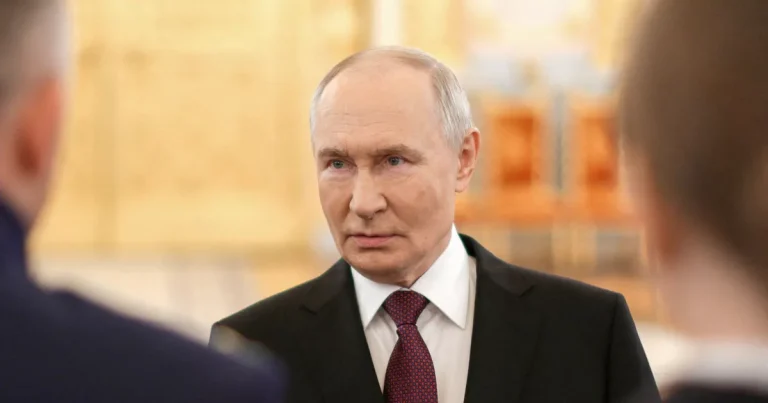 “El ejército volverá sus armas contra el Kremlin”: veterano ruso detenido tras amenazar a Putin con un motín