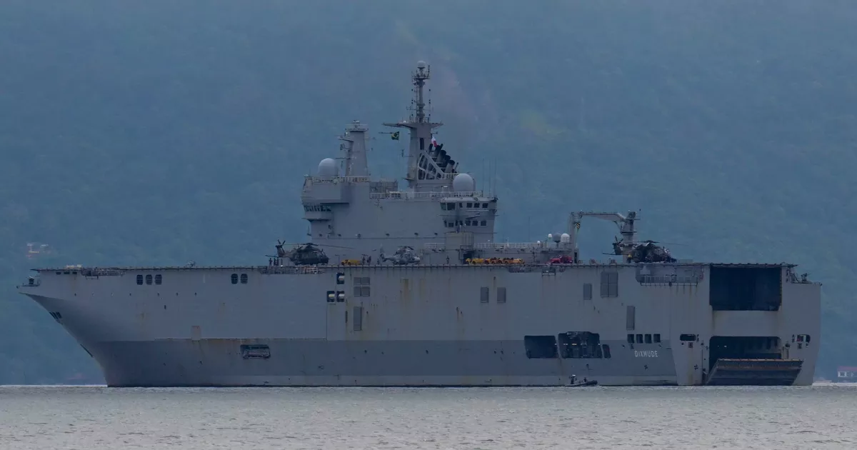 La Armada francesa pesca 2,4 toneladas de cannabis en el Atlántico tras disparos de advertencia