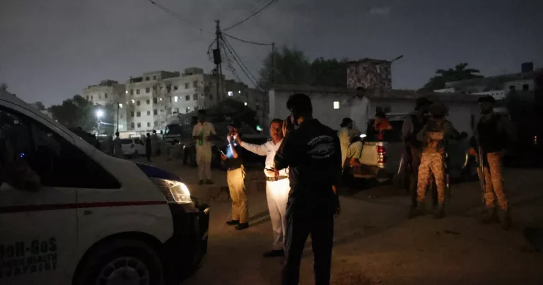Pakistán dice que llevó a cabo nuevos ataques en el este de Afganistán