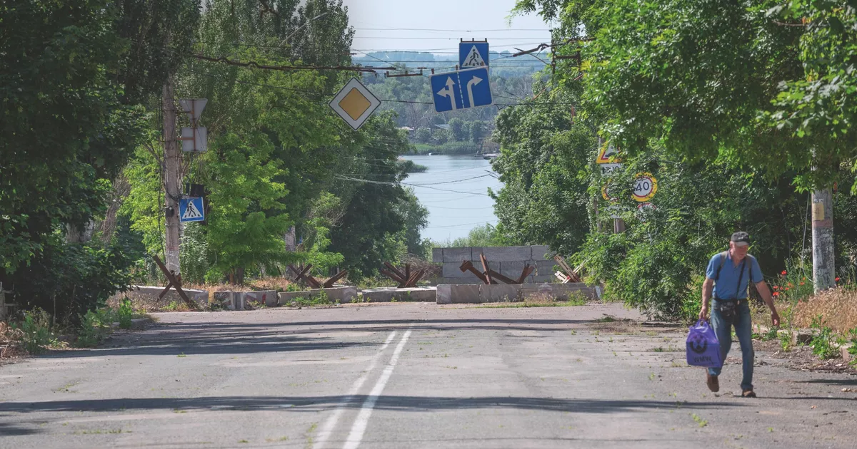 “¿Habéis visto la liberación que nos trae el mundo ruso? »: reportaje a lo largo del Dniéper, el río vital de los ucranianos transformado en una trampa mortal