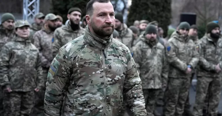 ¿Quién es Evhen Khmara, este general ucraniano ascendido a ministro de Defensa en funciones… en contradicción con la ley ucraniana?