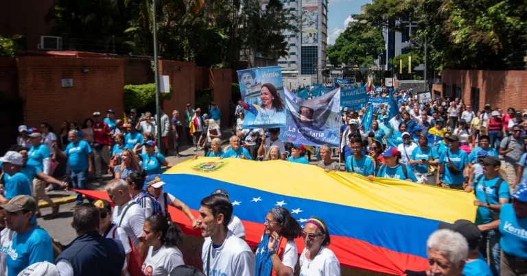“El gobierno de Delcy nos ha abandonado completamente”: Venezuela entra en una tímida transición democrática bajo control estadounidense
