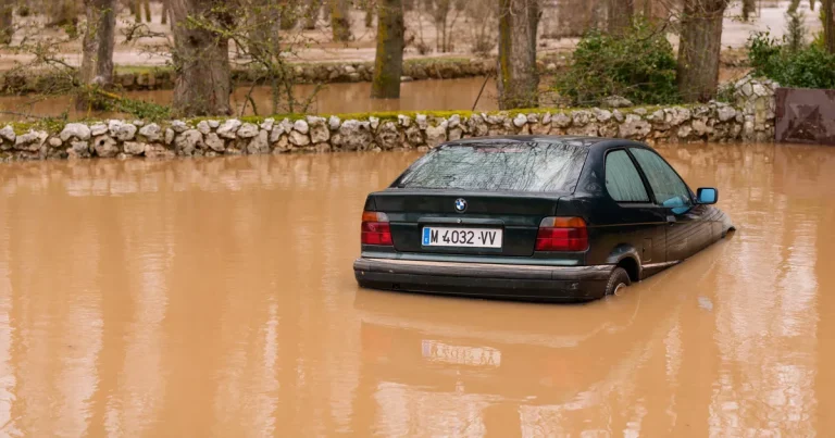 España: dos muertos en una inundación, dos bebés heridos