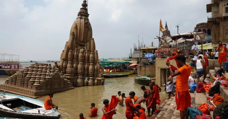 India: Estampida en un templo hindú deja al menos siete muertos y 19 heridos