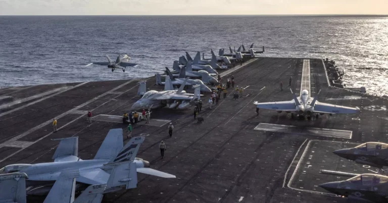 ‘Puede que lo estén tratando como a un criminal’: el marinero del USS Abraham Lincoln reacciona ante el arresto de su padre por parte de la policía de inmigración