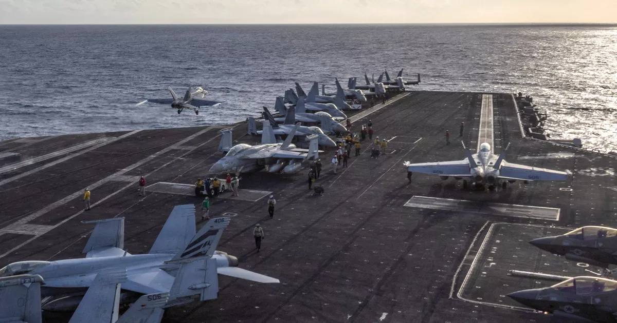 'Puede que lo estén tratando como a un criminal': el marinero del USS Abraham Lincoln reacciona ante el arresto de su padre por parte de la policía de inmigración