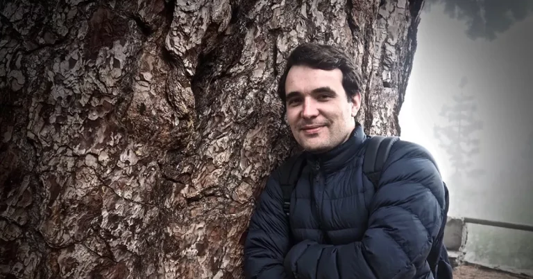 “Siente dolor y, sobre todo, no ve venir nada”: para Christophe Gleizes, encarcelado en Argelia, la espera interminable y las dudas sobre su liberación