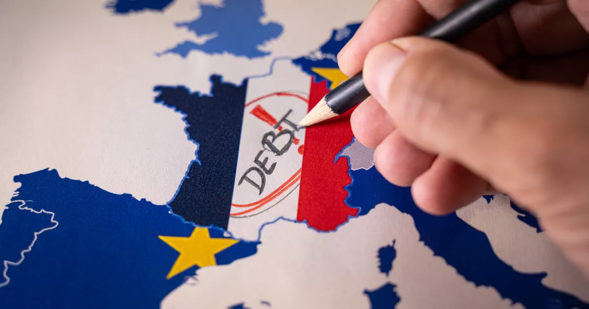 Soberanía y Europa, la gran renuncia: estas 50 decisiones que hundieron a Francia