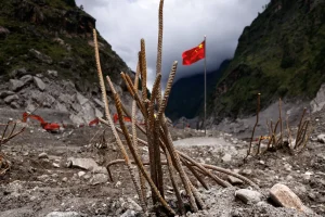 Devastadora inundación en el Himalaya: el saldo en el Tíbet asciende a 43 muertos y 519 desaparecidos