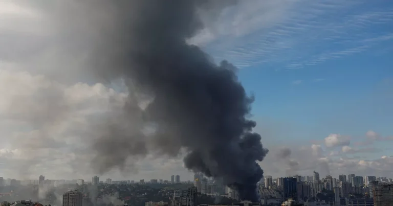 En Kyiv, Moscú también apunta a la cesta de la compra.