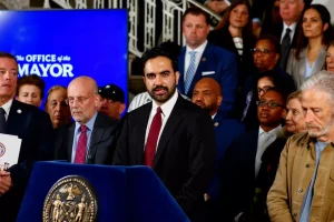 En Nueva York, genera polémica la presencia del alcalde Zohran Mamdani en las conmemoraciones del 11 de septiembre