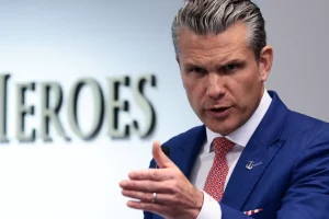Estados Unidos: polémica tras el comentario despectivo de Pete Hegseth sobre el físico de un soldado canadiense