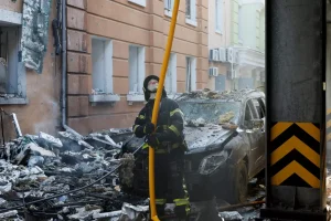 Guerra en Ucrania: los ataques rusos matan a una persona en un puerto de la región de Odessa, un hombre muere en una explosión en Kiev