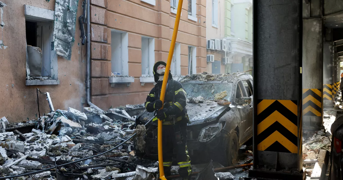 Guerra en Ucrania: los ataques rusos matan a una persona en un puerto de la región de Odessa, un hombre muere en una explosión en Kiev