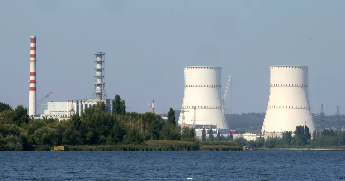 Guerra en Ucrania: torre de refrigeración de la central nuclear rusa de Kursk alcanzada por un dron
