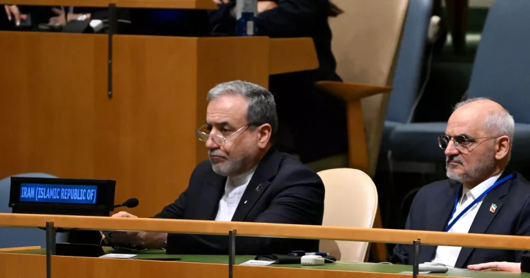Irán: Teherán planea reabrir el estrecho de Ormuz en siete días