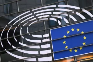 “La izquierda está mojada hasta el cuello”: en Bruselas, la UE todavía financia las actividades de una organización cercana a los Hermanos Musulmanes