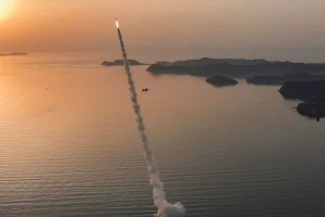 Misil de crucero, lanzacohetes termobárico, drones… Corea del Norte anuncia haber realizado un “ejercicio de ataque con potencia de fuego”
