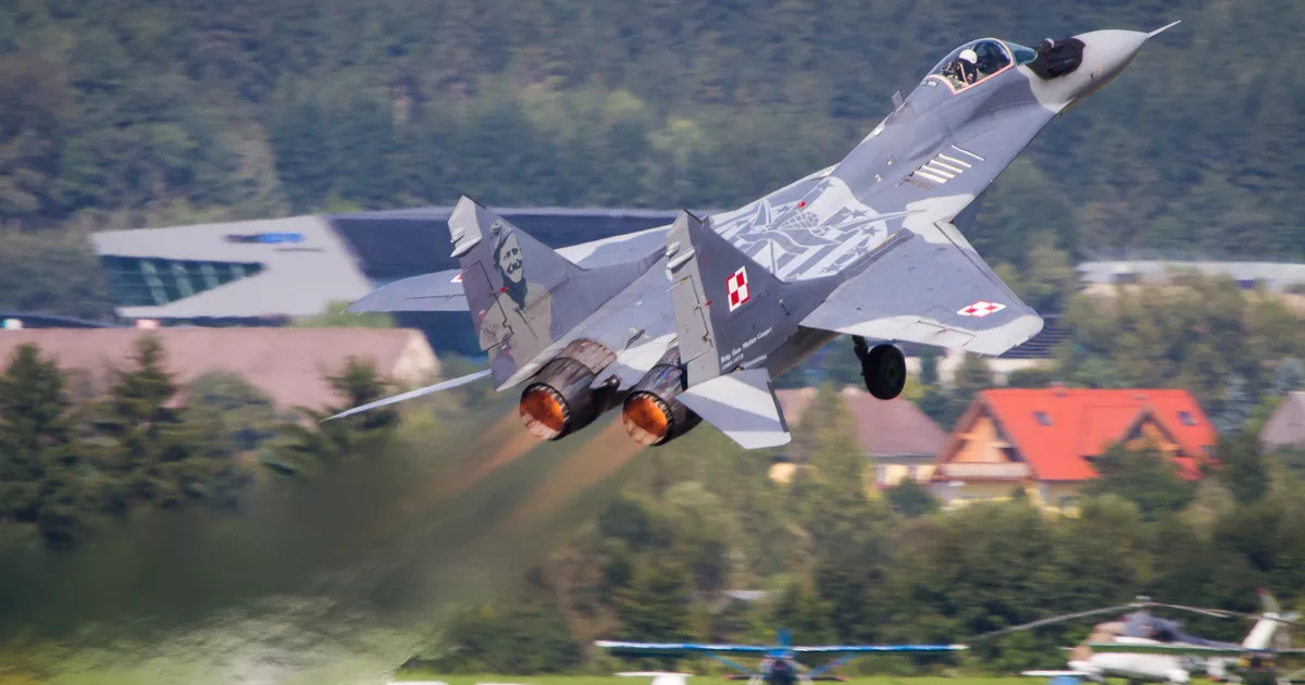 “Objetos no identificados”, cazas de la OTAN: Lituania, Polonia y Letonia en alerta aérea